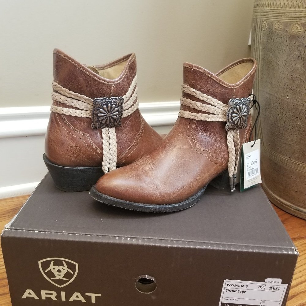 Gorgeous Ariat Ankle Boots 8